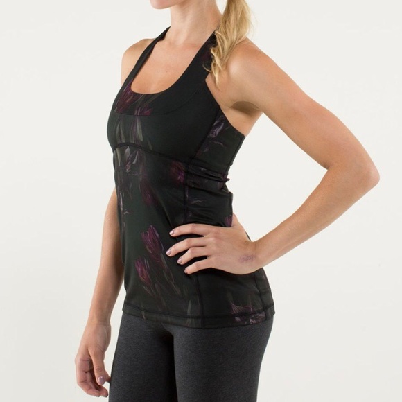 lululemon athletica Tops - Lululemon Scoop Neck Tank